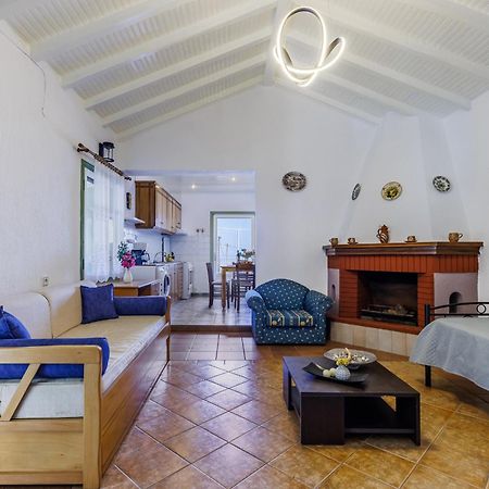 Nerissa Cottage - Skopelos Glossa Atheato Exterior photo