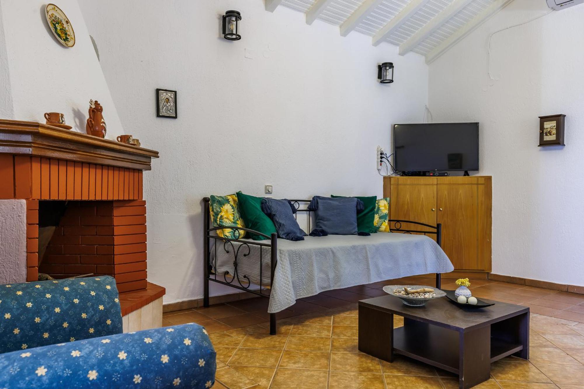 Nerissa Cottage - Skopelos Glossa Atheato Exterior photo