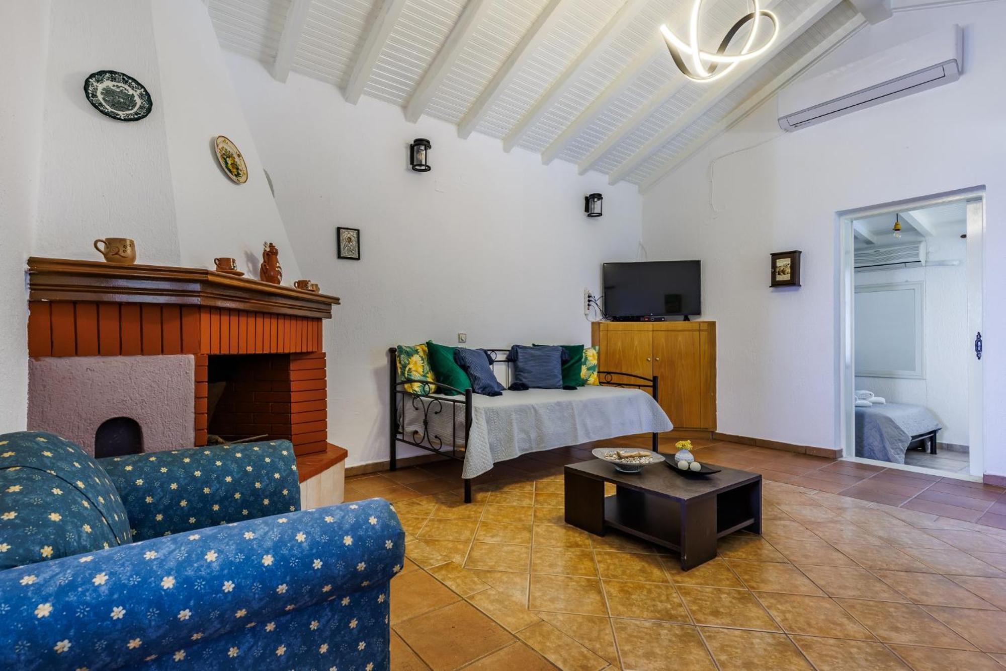 Nerissa Cottage - Skopelos Glossa Atheato Exterior photo