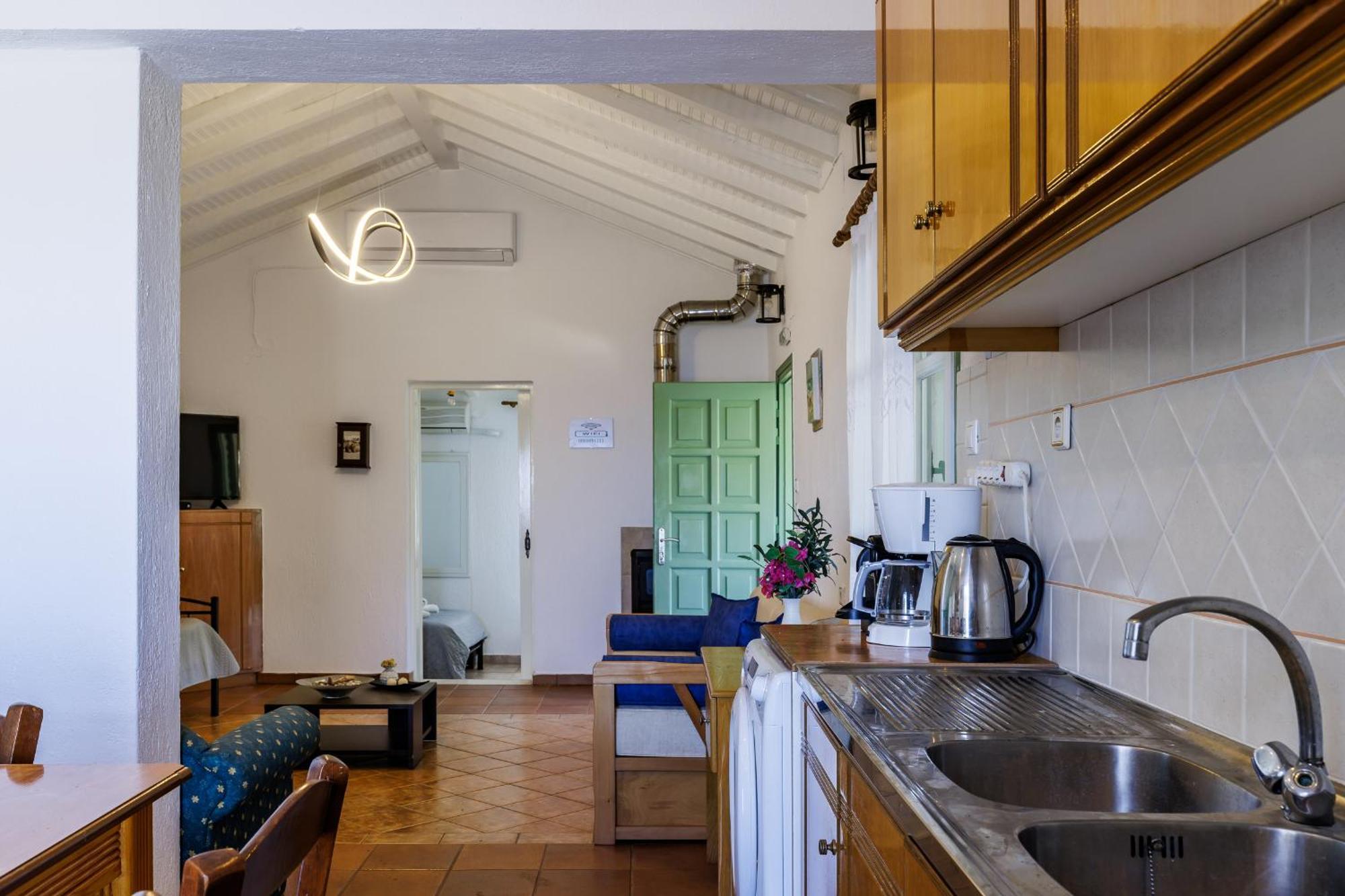 Nerissa Cottage - Skopelos Glossa Atheato Exterior photo