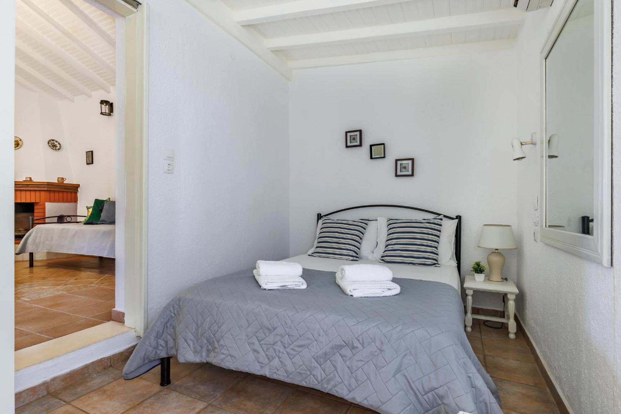 Nerissa Cottage - Skopelos Glossa Atheato Exterior photo